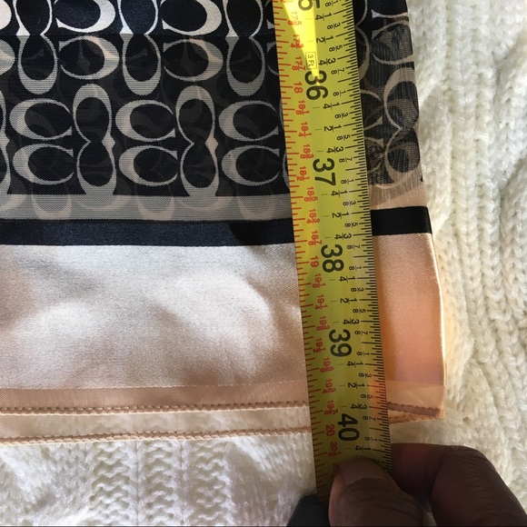 Coach Scarf - Picture 4 of 6